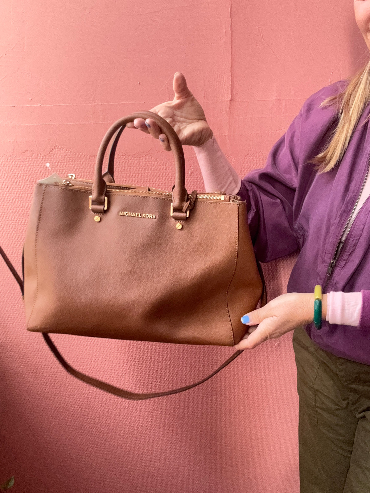 Michael Kors brun skinnväska