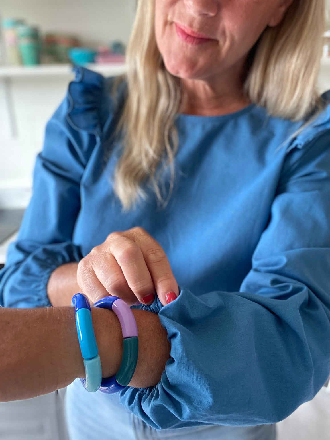 Blus Maja med volang - Dimblå