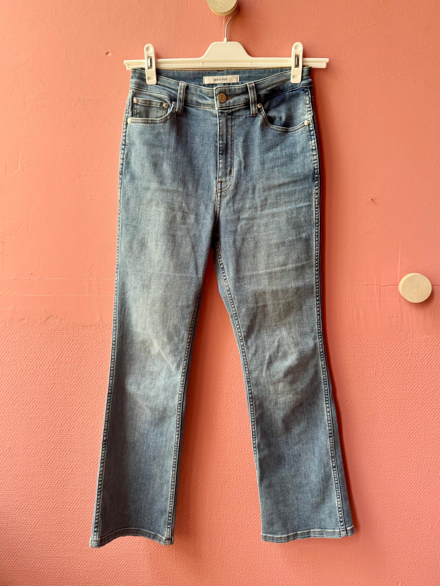 Gestuz jeans Emilinda flare stl. 28