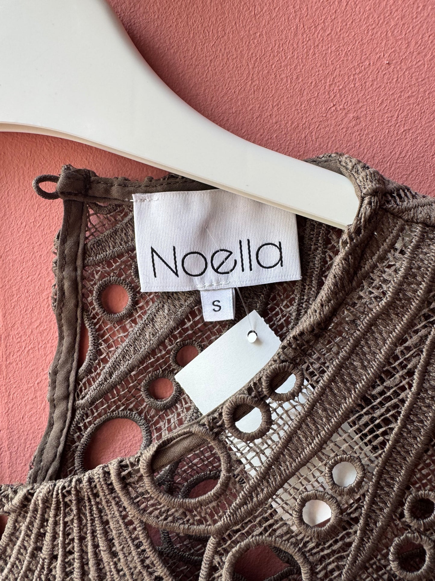 Noella hålbrodyr mullvad festtop stl. S