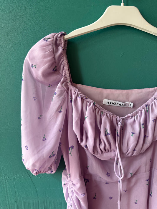 Adoore lilablommig klänning stl. 36