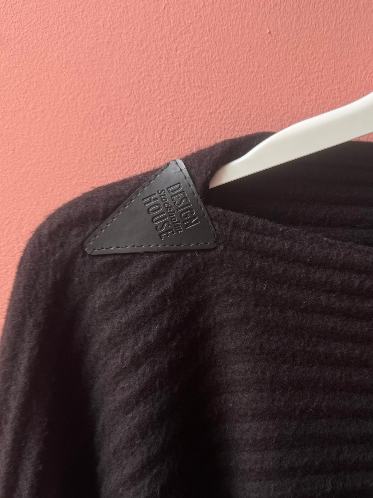 Design House poncho svart One Size