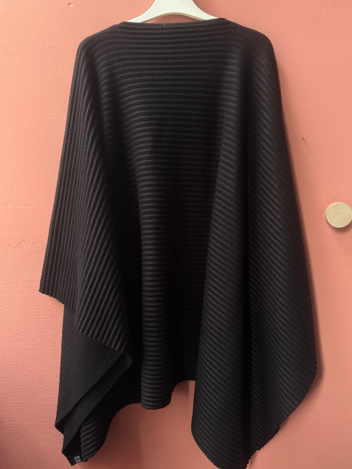 Design House poncho svart One Size