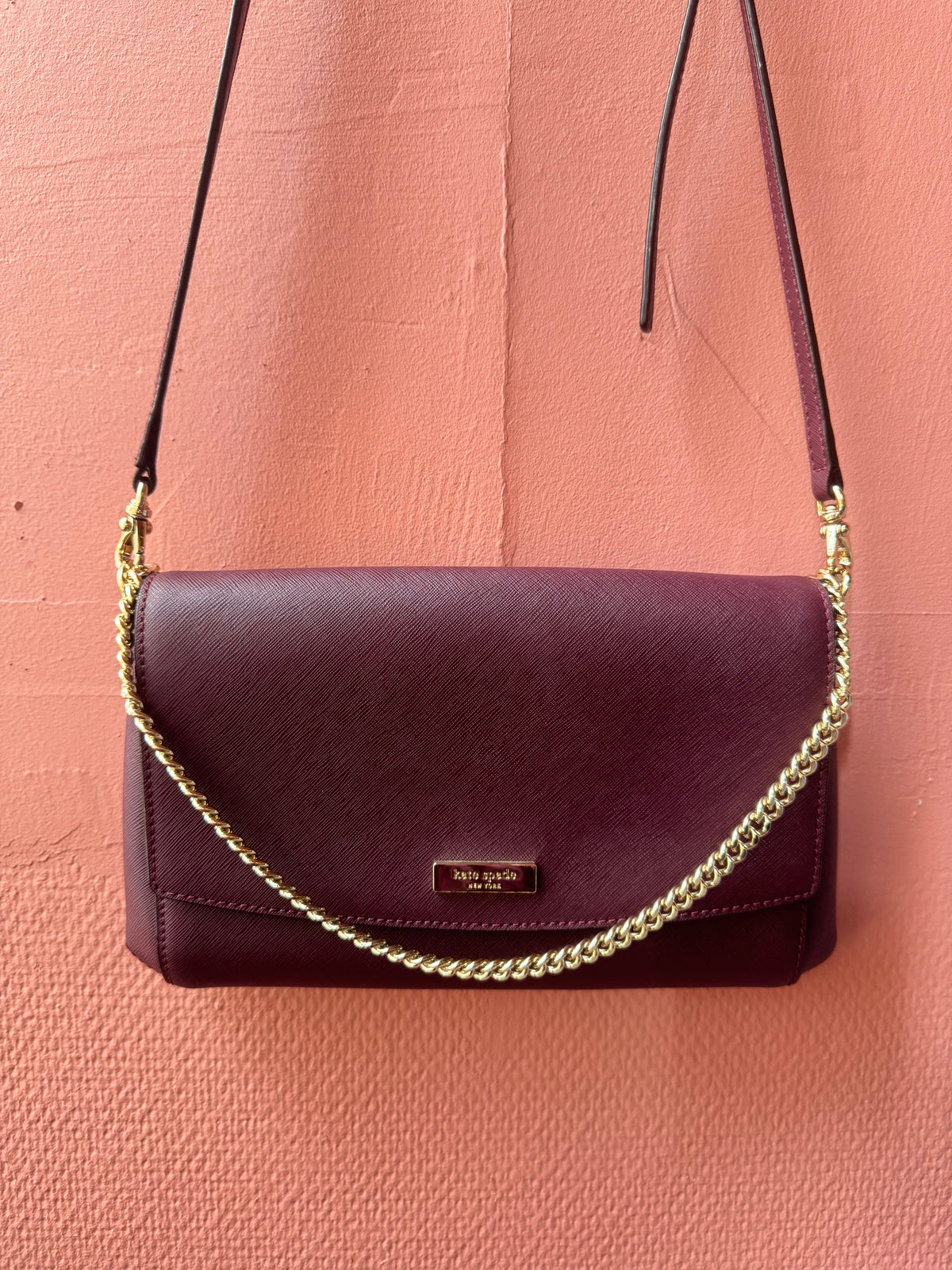 Kate Spade vinröd skinnväska