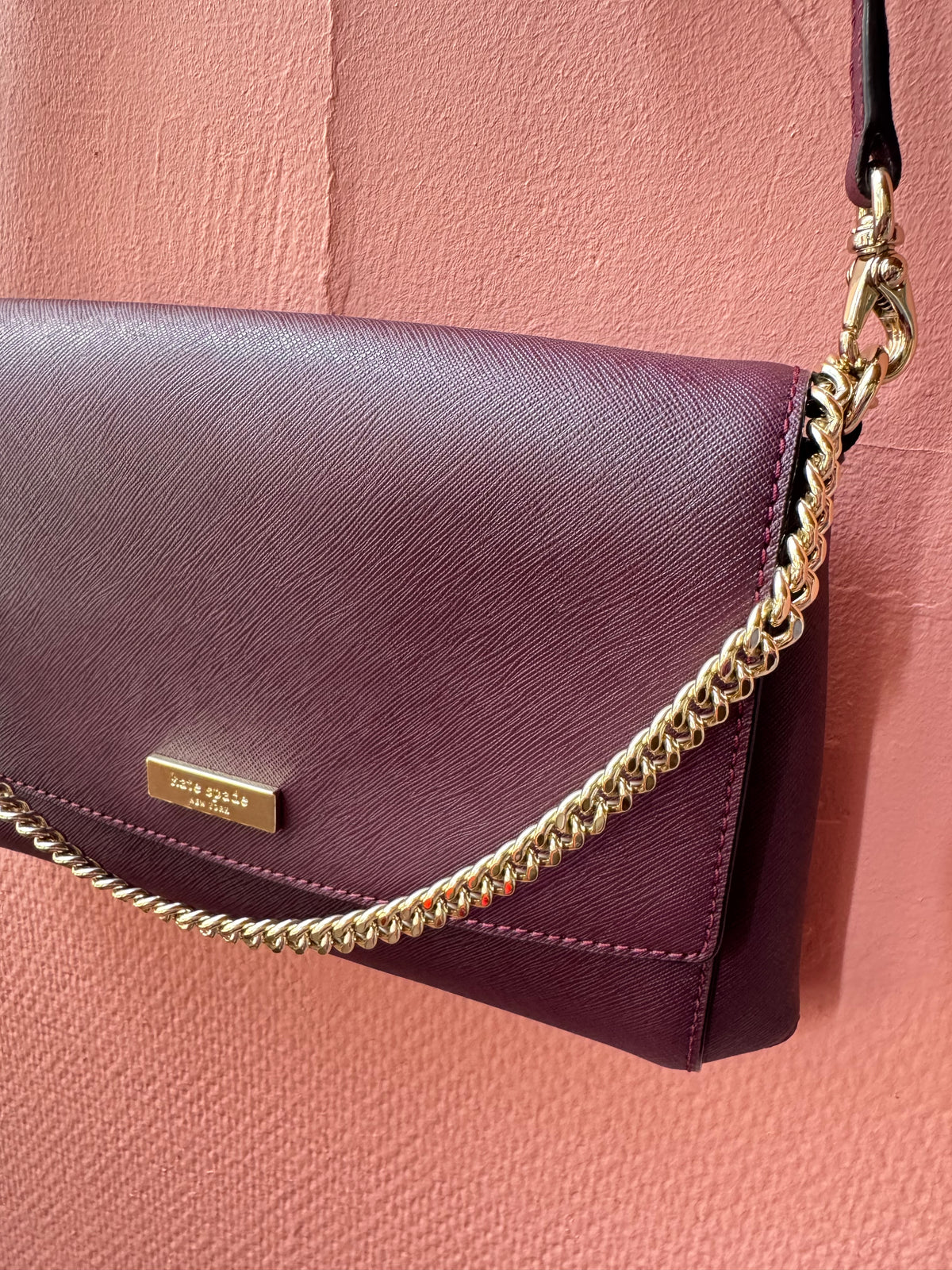Kate Spade vinröd skinnväska