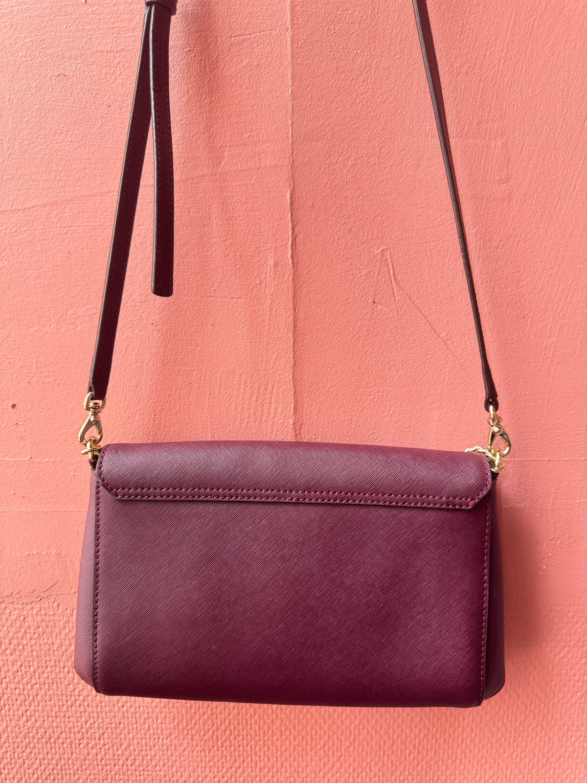 Kate Spade vinröd skinnväska