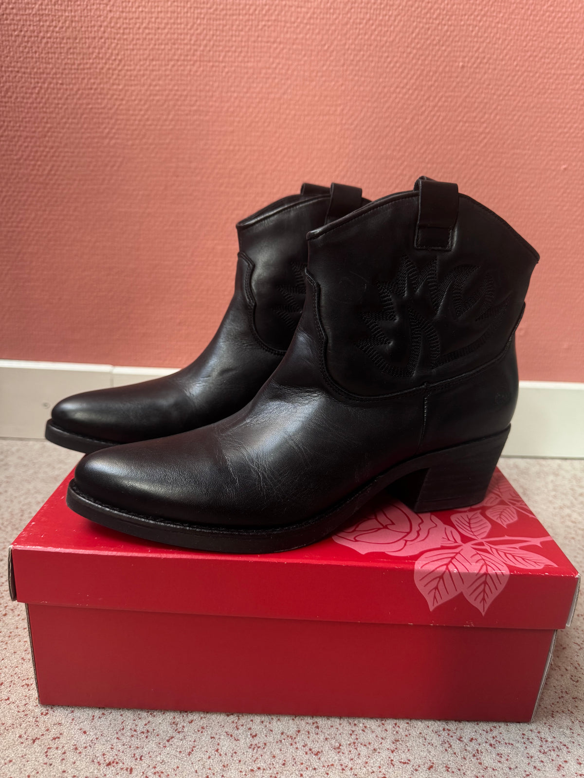 Rosa Negra skinnboots stl. 40