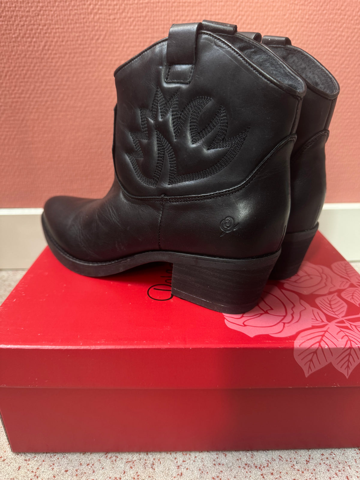 Rosa Negra skinnboots stl. 40