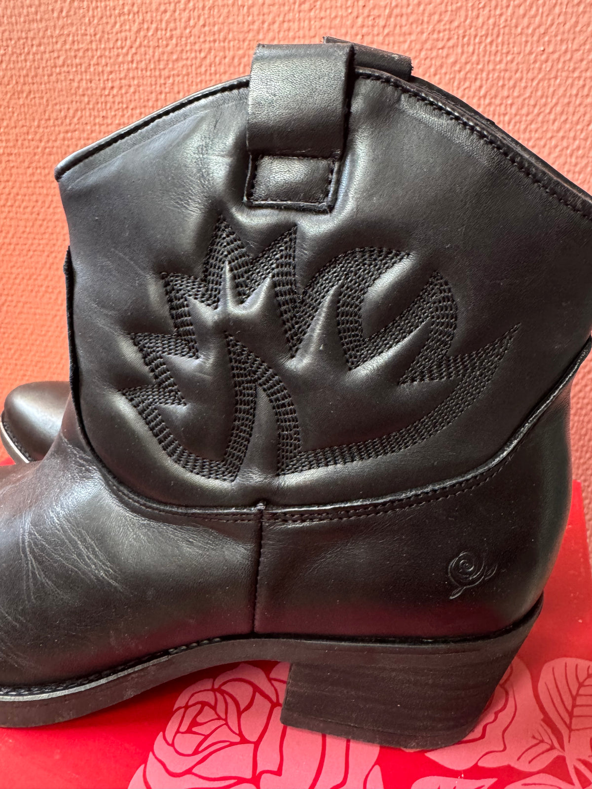 Rosa Negra skinnboots stl. 40